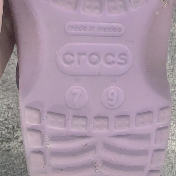 Crocs 💜 - Picture 2 of 4